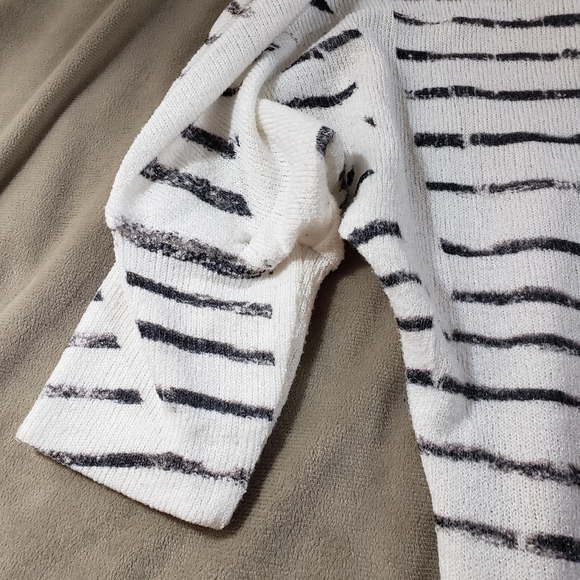 Arden B Poppy Striped 3/4 sleeve resort top Womens - Picture 10 of 14